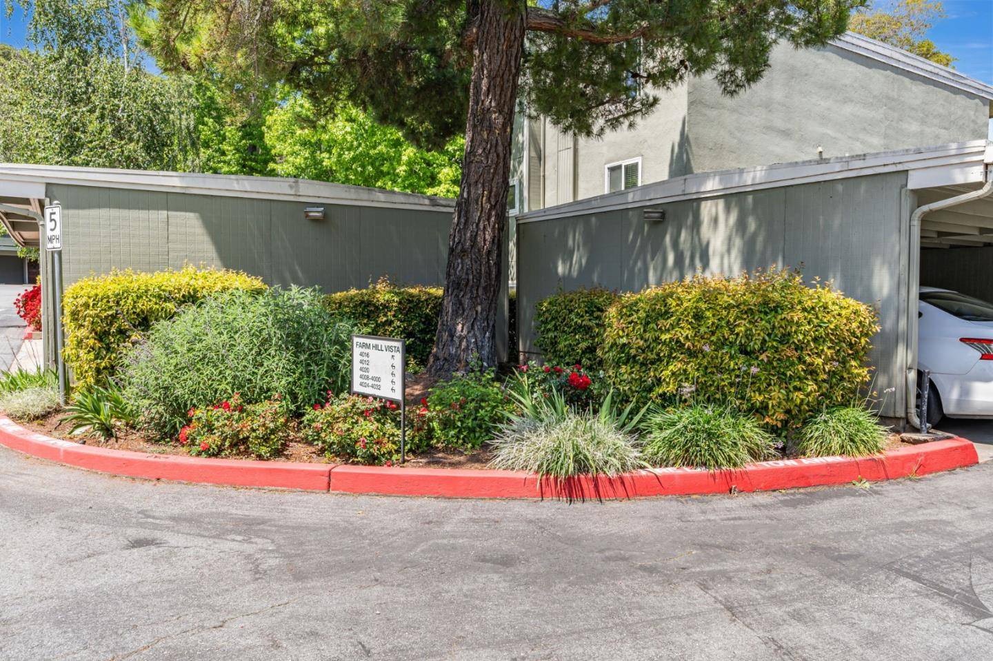 Redwood City, CA 94061,4016 Farm Hill BLVD 207