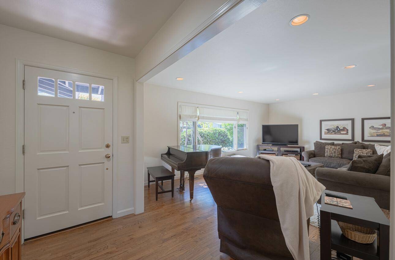 Salinas, CA 93908,20260 Portola DR