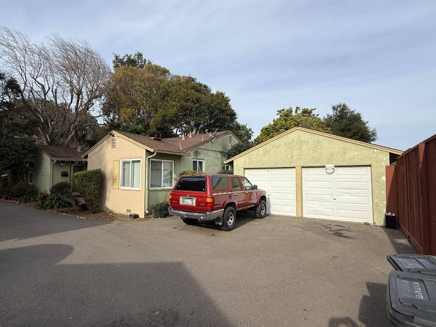 East Palo Alto, CA 94303,1859 Woodland AVE