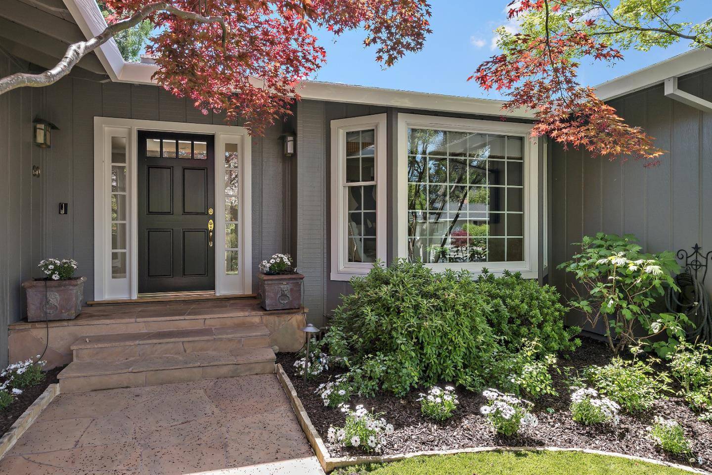 Menlo Park, CA 94025,60 Vasilakos WAY