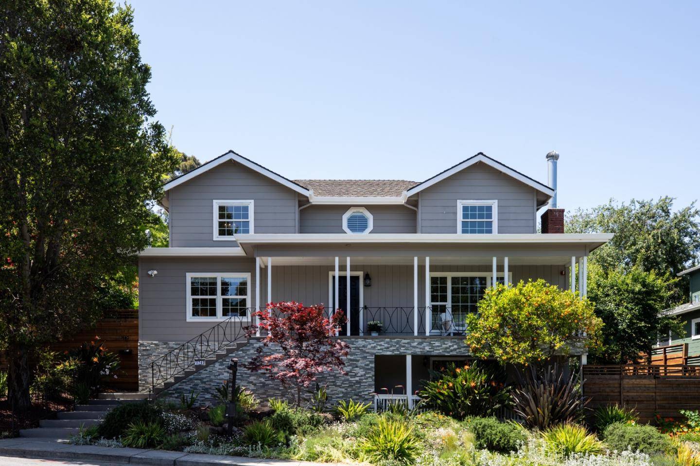 San Mateo, CA 94403,3740 Hacienda ST