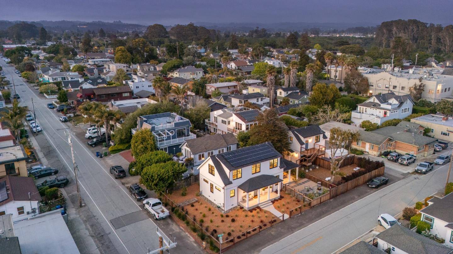 Santa Cruz, CA 95062,601 Bonnie ST