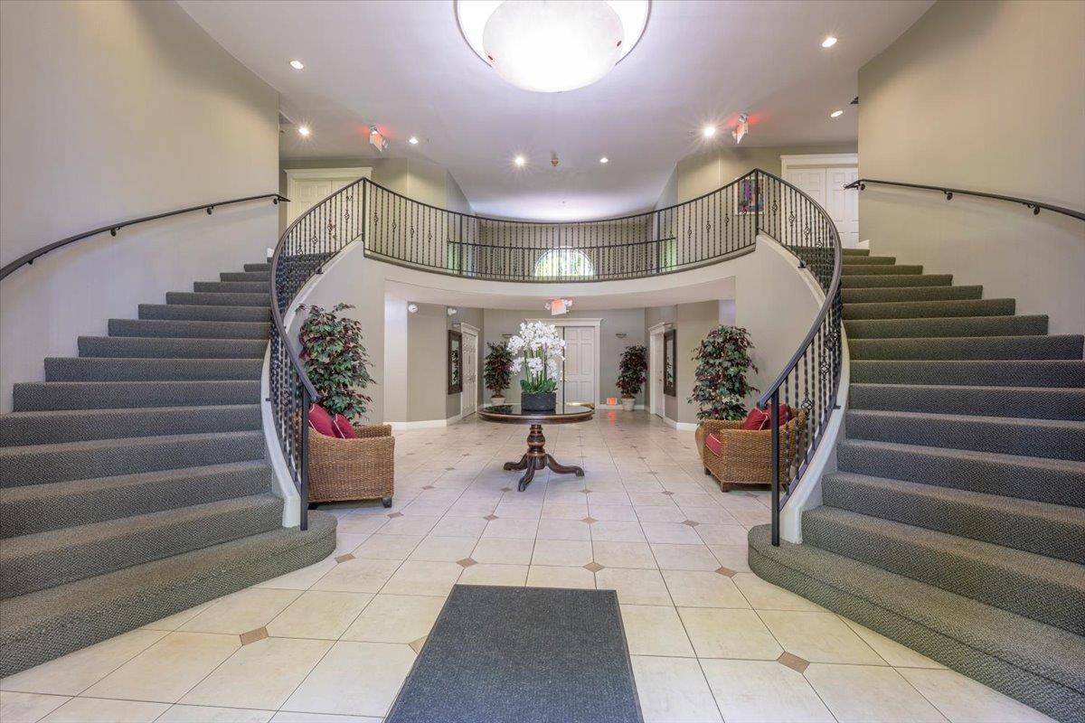 Menlo Park, CA 94025,20 Willow RD 13