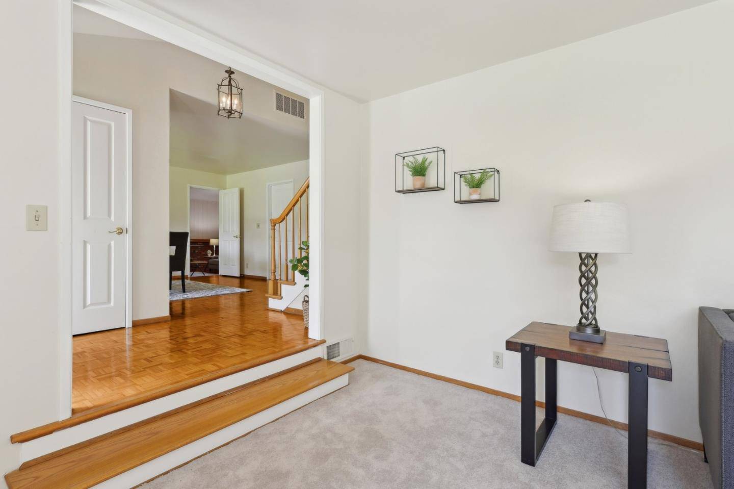 Los Altos, CA 94024,1130 Runnymead DR