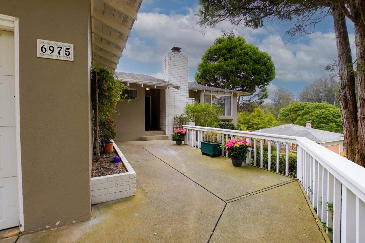 Prunedale, CA 93907,6975 Lakeview DR