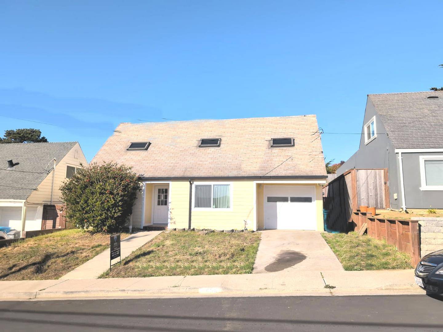 Pacifica, CA 94044,459 Heathcliff DR