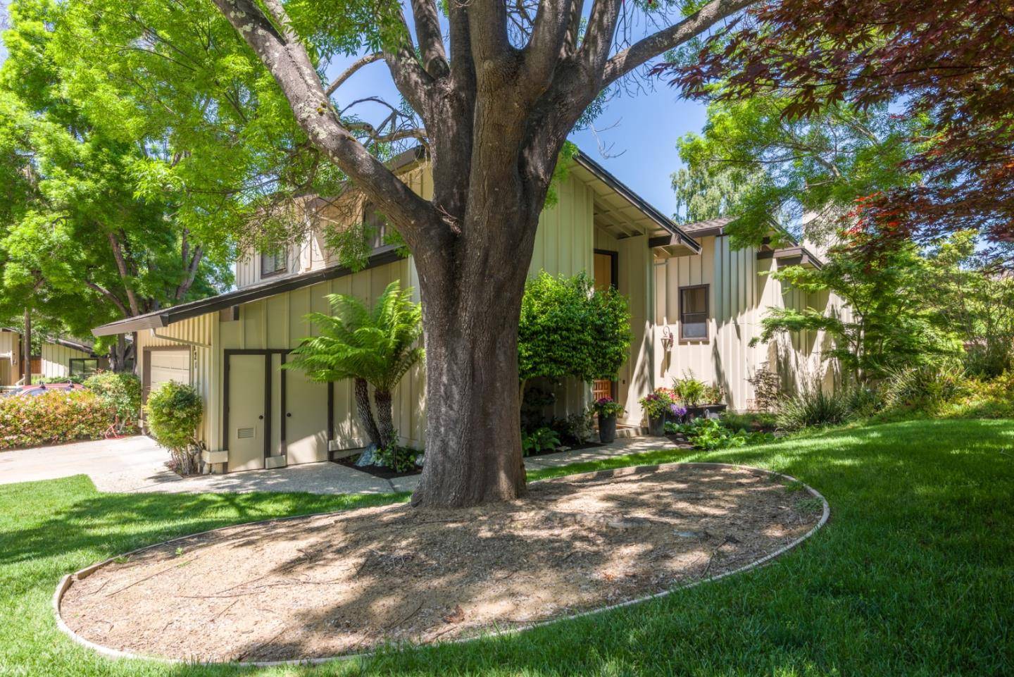 Menlo Park, CA 94025,1265 Trinity DR