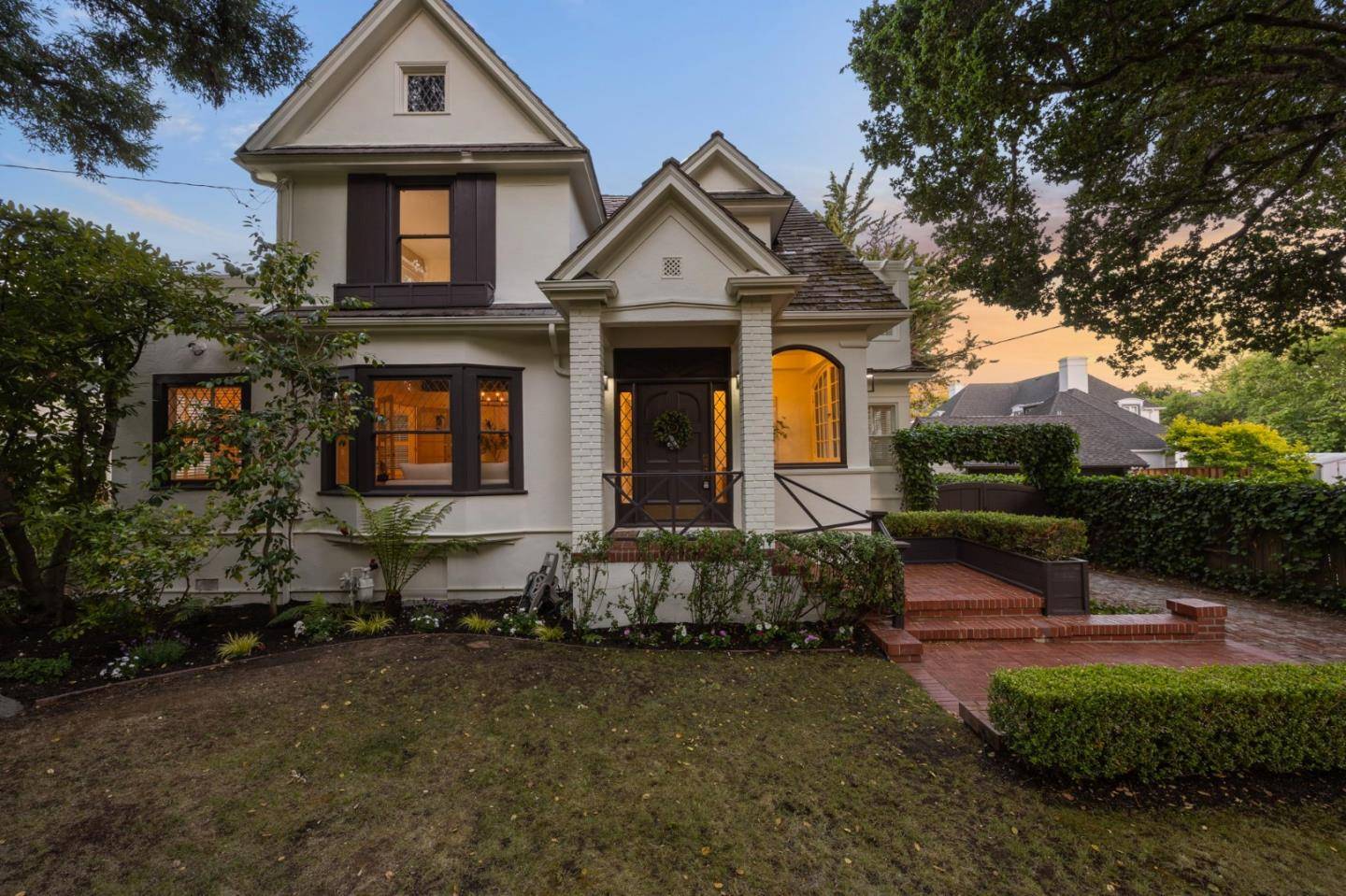 Hillsborough, CA 94010,123 Baywood AVE