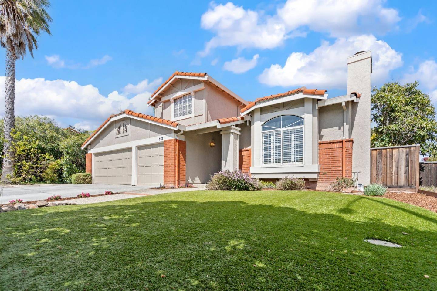 San Carlos, CA 94070,237 Aberdeen DR