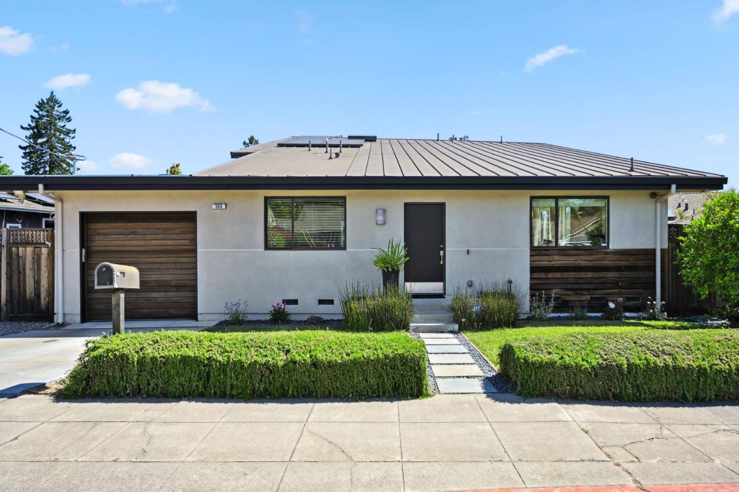 Redwood City, CA 94062,569 Alameda De Las Pulgas