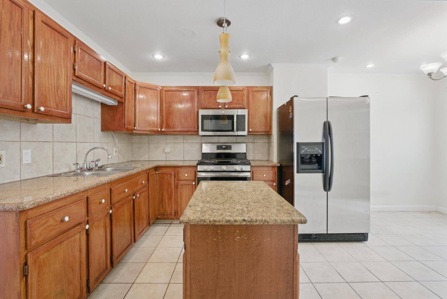 Daly City, CA 94014,139 Frankfort ST