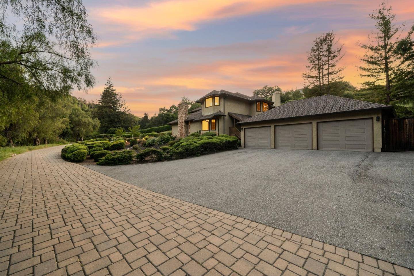 Los Altos Hills, CA 94024,11633 Dawson DR