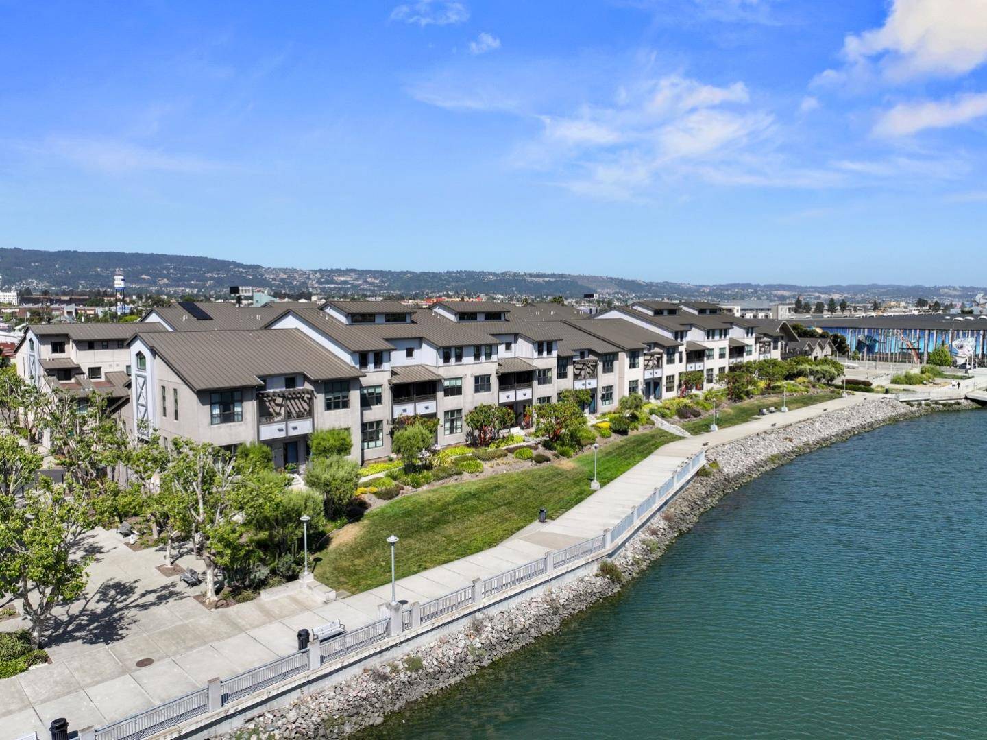 Oakland, CA 94601,2853 Regatta DR