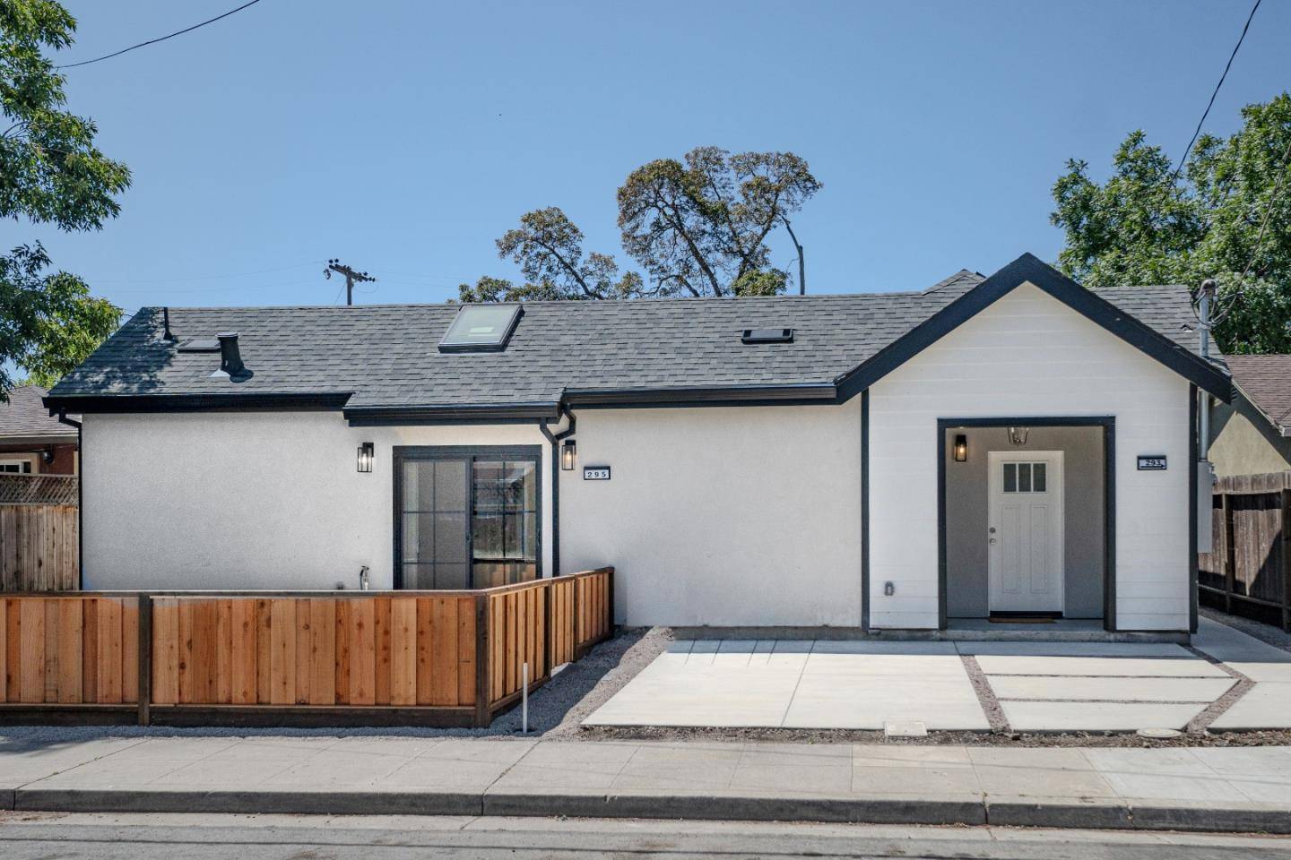 Mountain View, CA 94043,295 Murlagan AVE