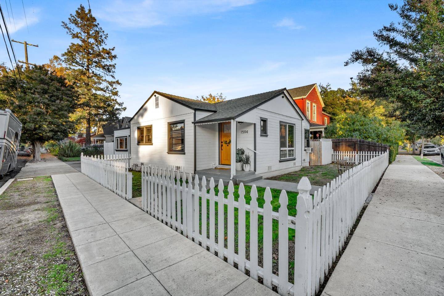 Napa, CA 94559,1594 Laurel