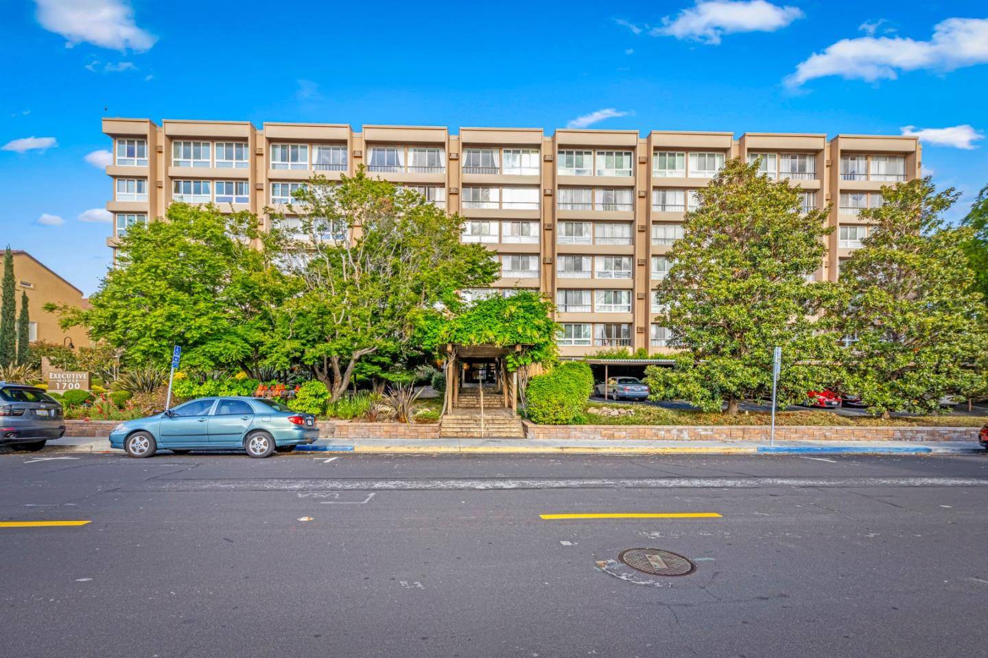 Santa Clara, CA 95050,1700 Civic Center DR 404