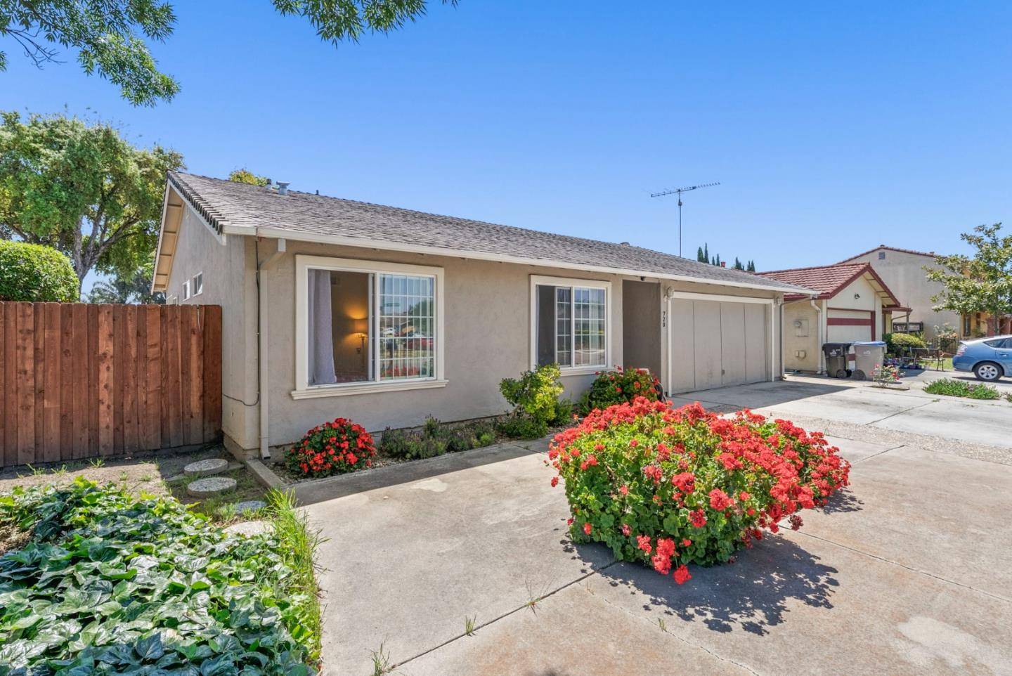 San Jose, CA 95111,720 Singleton RD