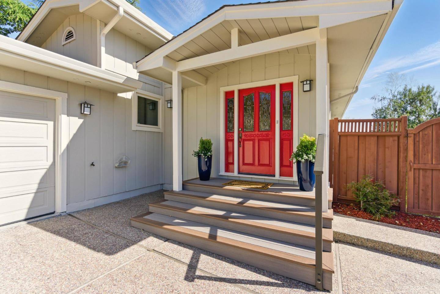 Redwood City, CA 94062,3920 Lakemead WAY