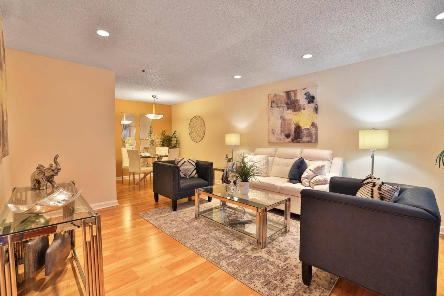 Sunnyvale, CA 94087,695 S Knickerbocker DR 4