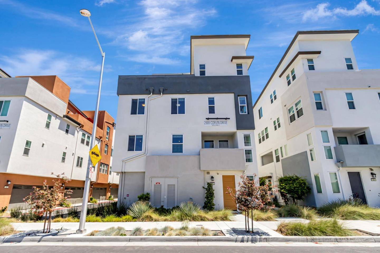 Santa Clara, CA 95051,2909 Corvin DR 143