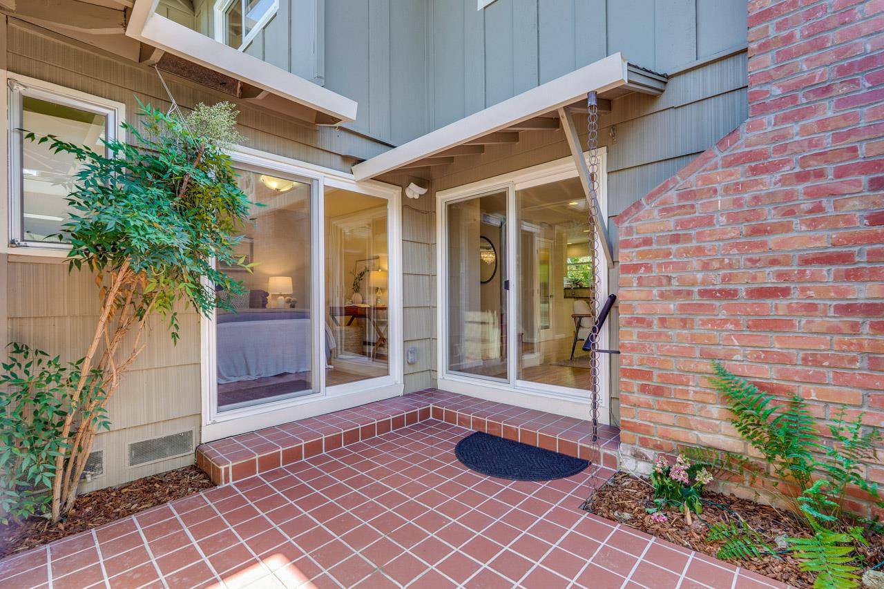 Mountain View, CA 94043,411 Lotus LN