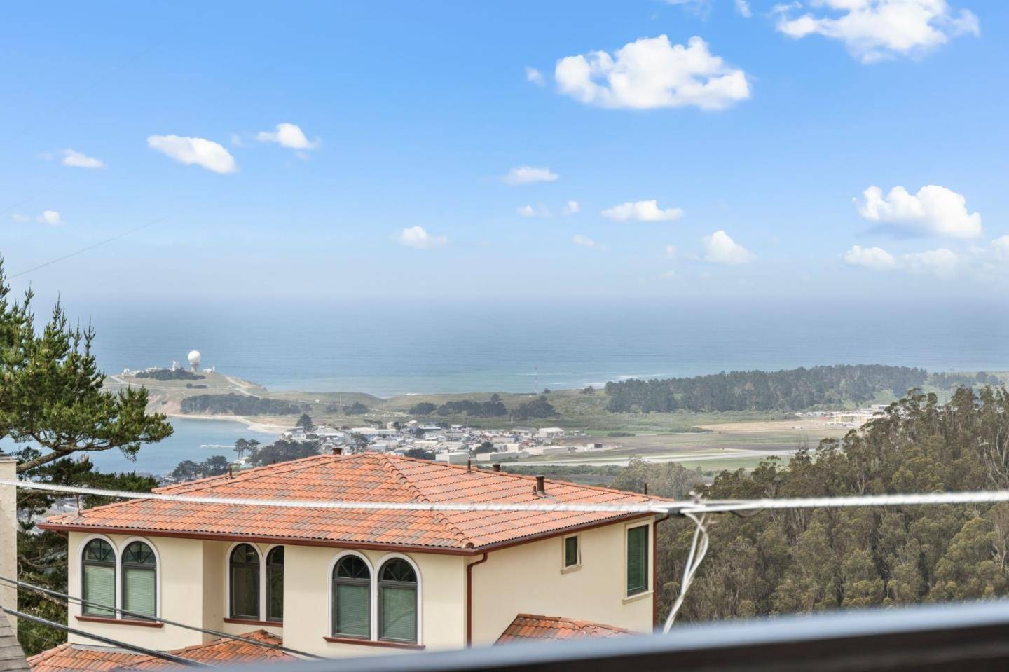 El Granada, CA 94019,702 El Granada BLVD