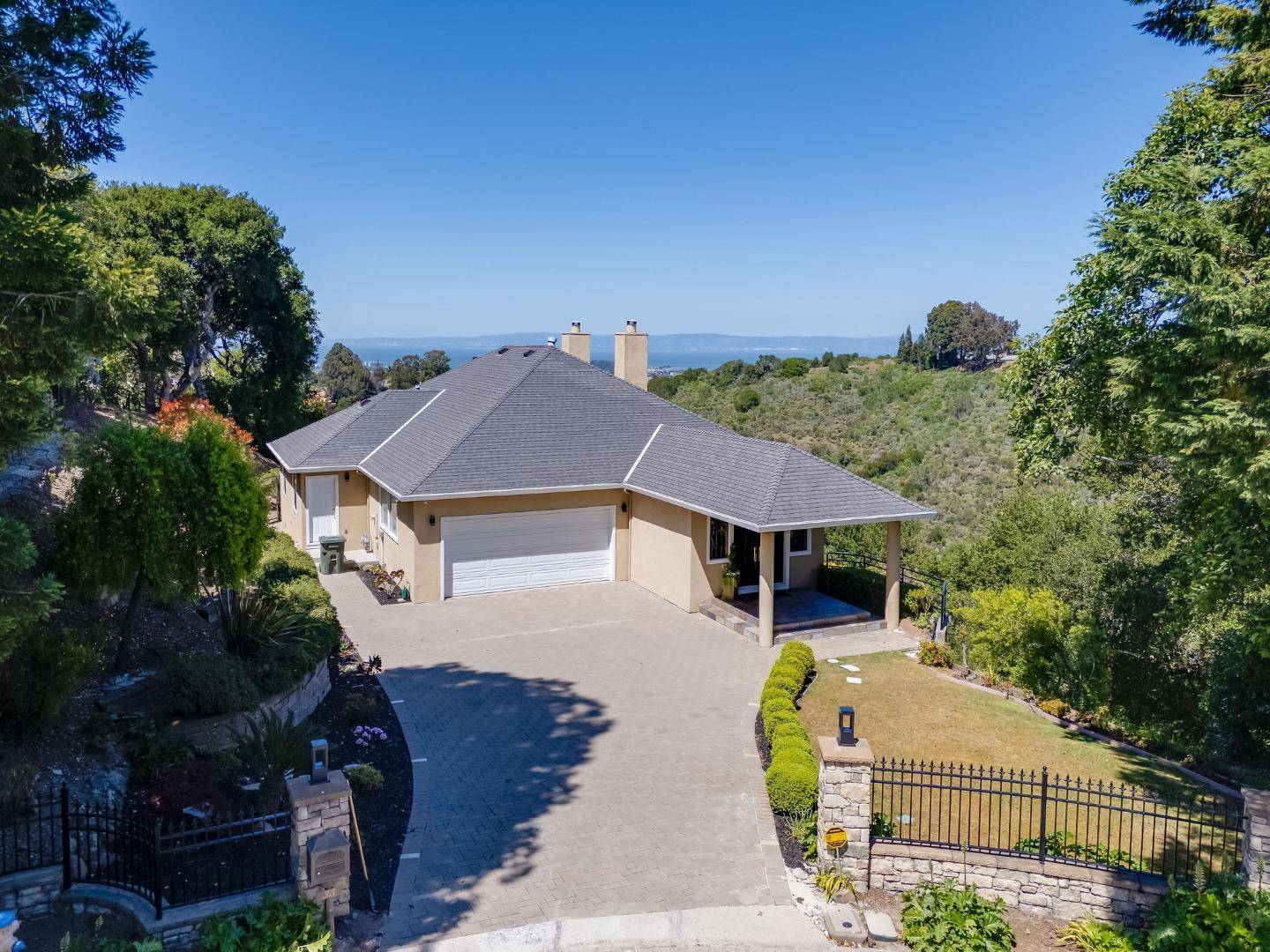 Hillsborough, CA 94010,35 Anguido CT