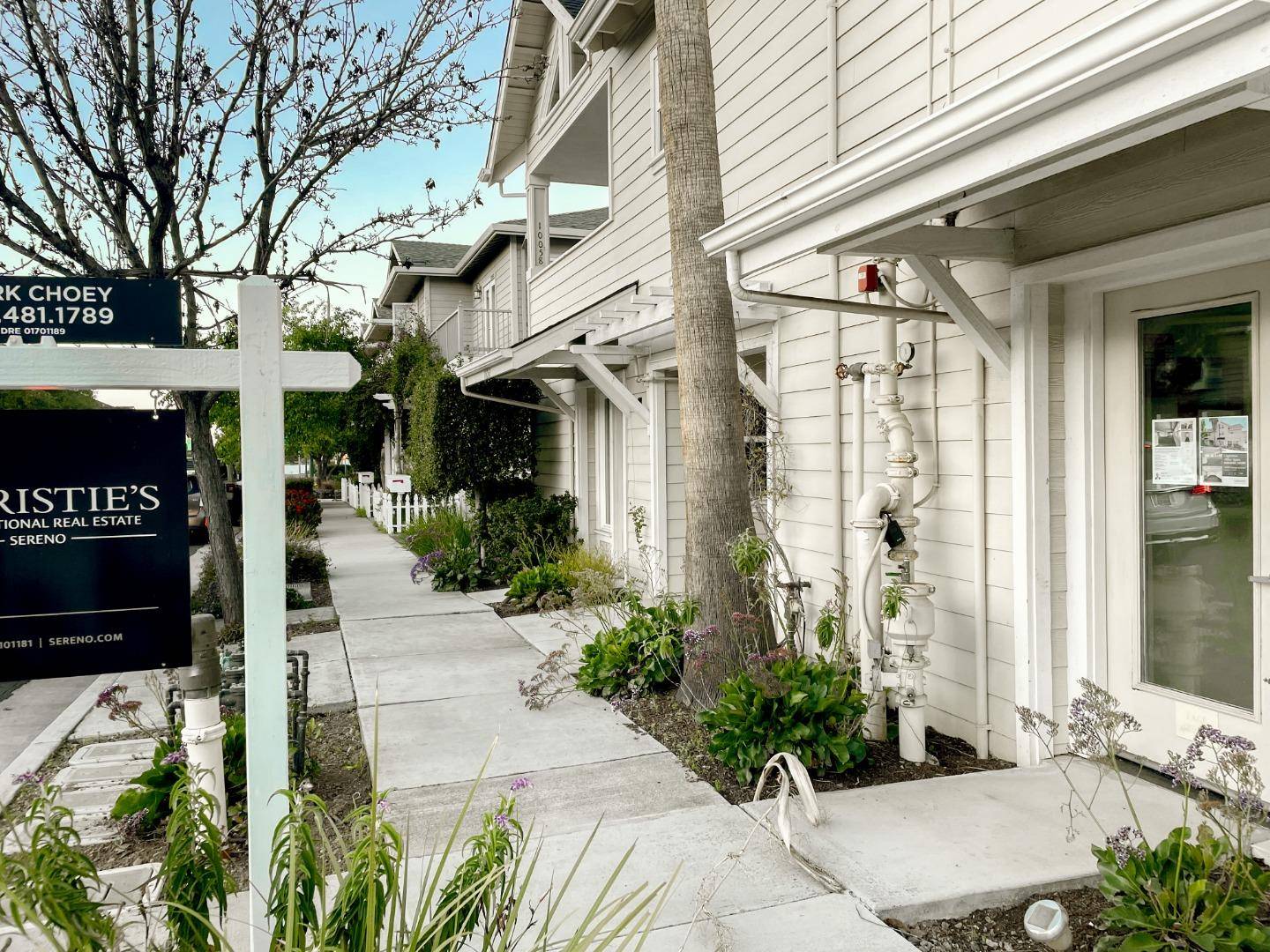 Cupertino, CA 95014,10056 Orange AVE