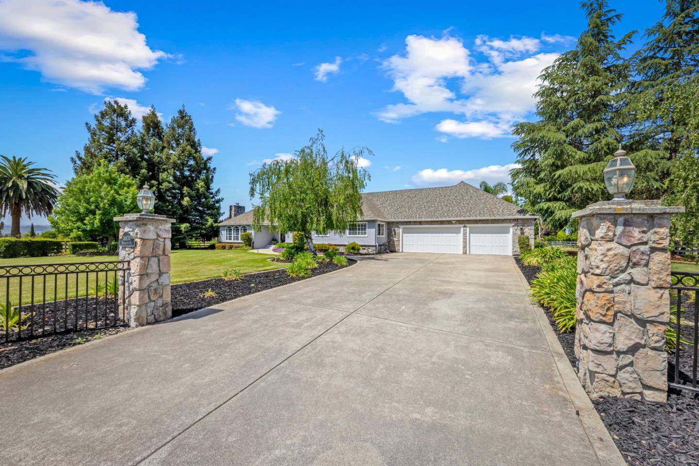 San Martin, CA 95046,14830 Bartlett CT