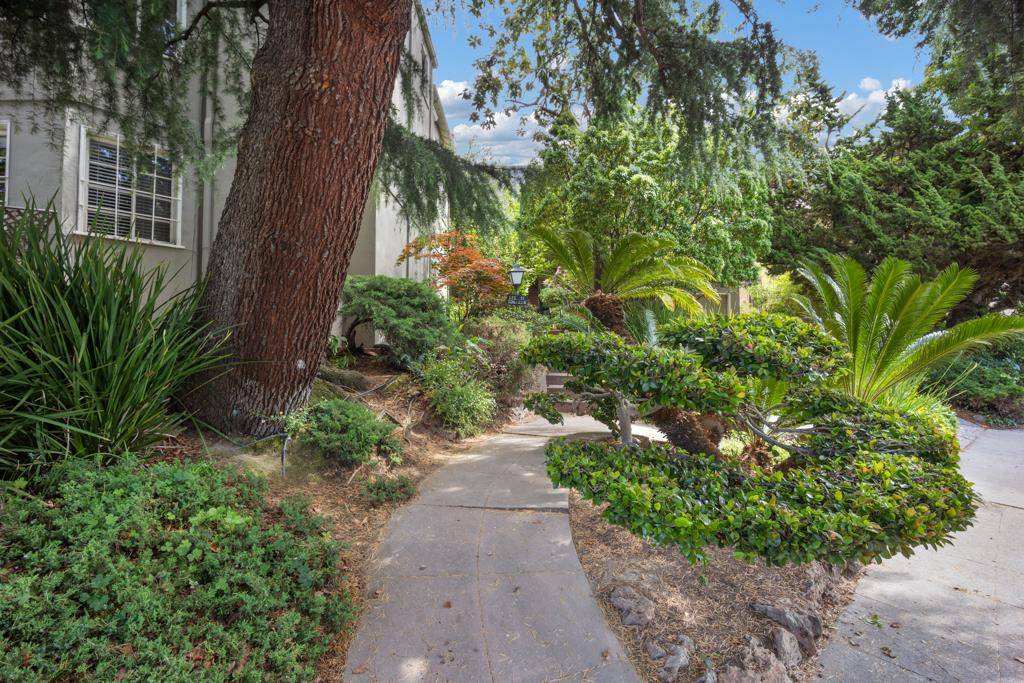 Oakland, CA 94610,212 Lee ST