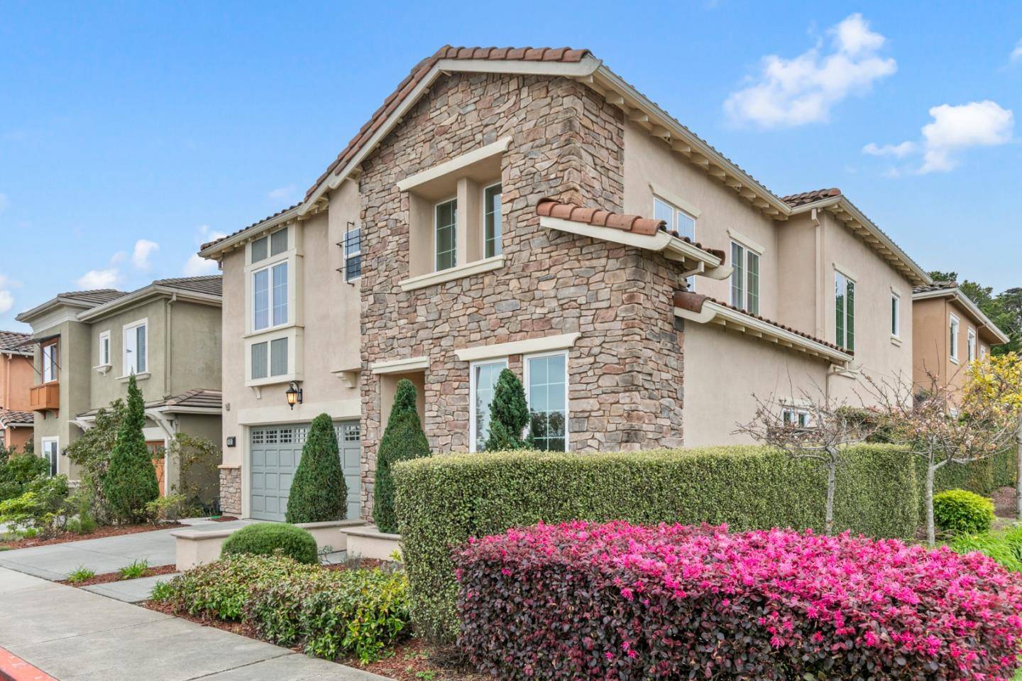 San Bruno, CA 94066,832 Skycrest DR