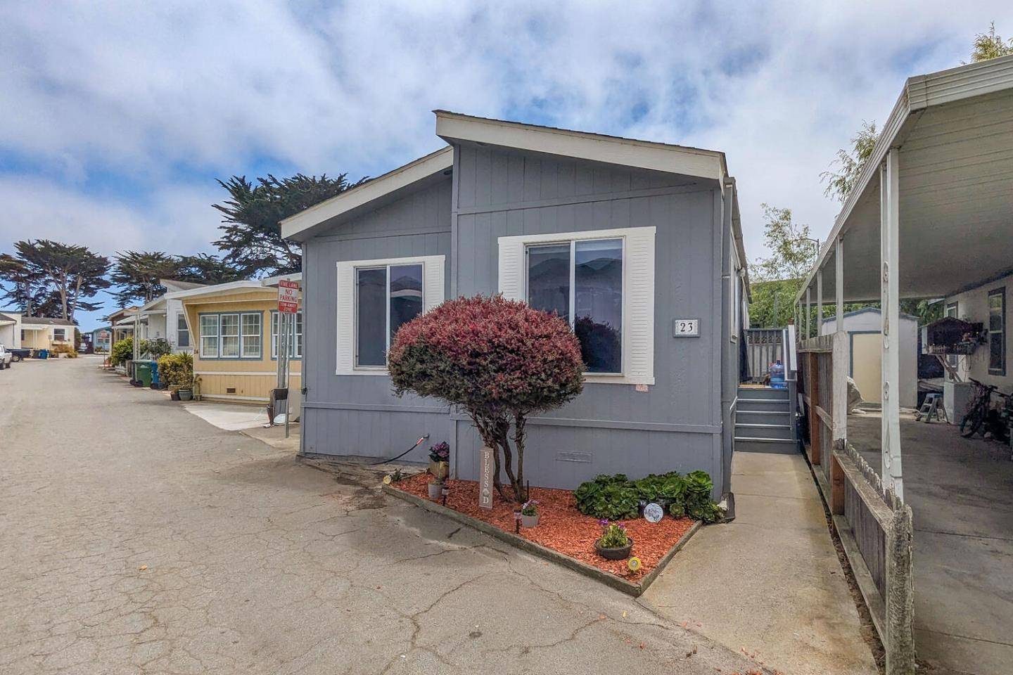 Marina, CA 93933,3320 Del Monte BLVD 23