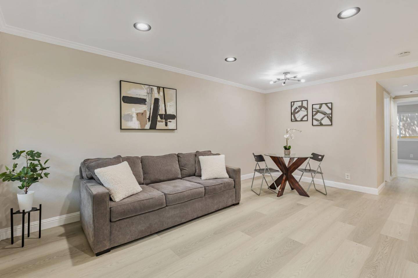 Sunnyvale, CA 94086,891 W California AVE M