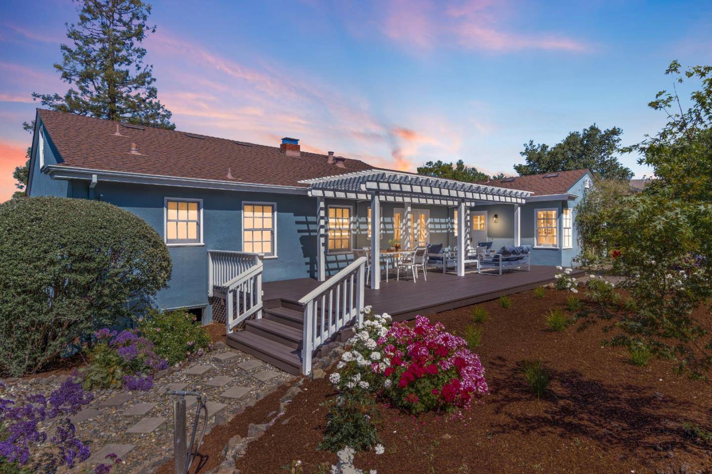 Redwood City, CA 94062,206 Frances LN