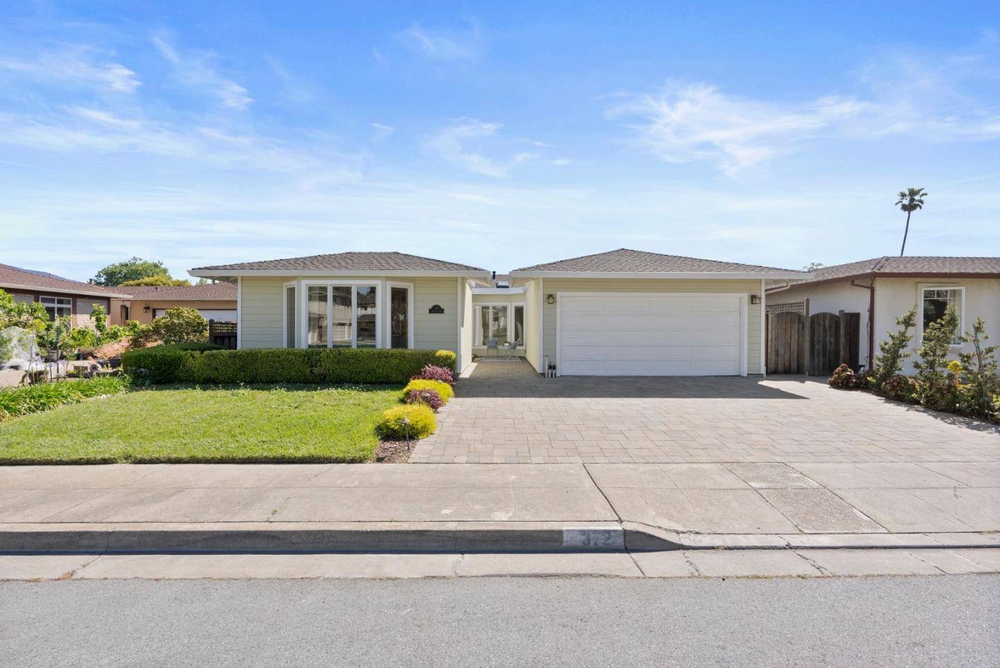 Foster City, CA 94404,372 Bluefish CT