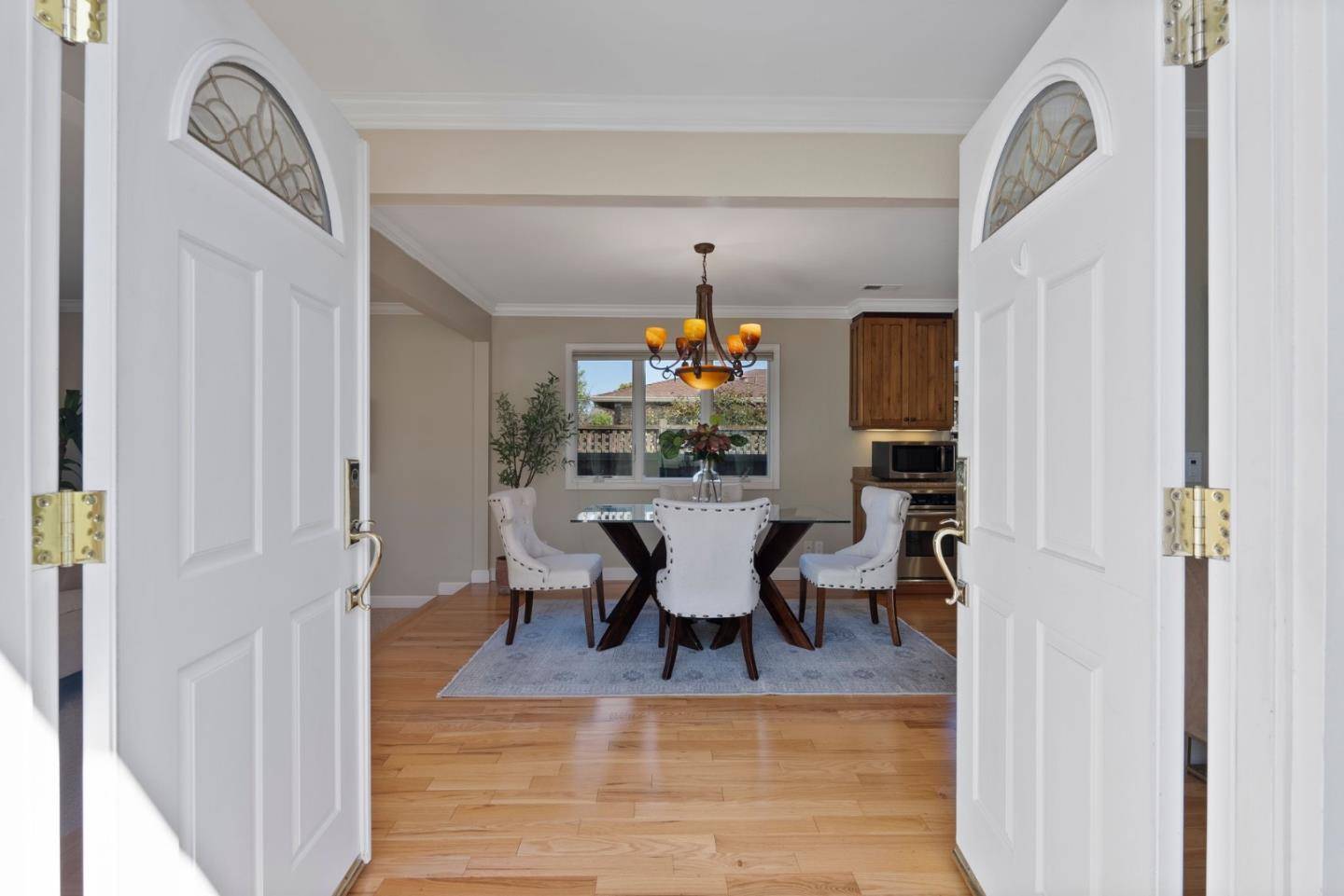 Foster City, CA 94404,372 Bluefish CT