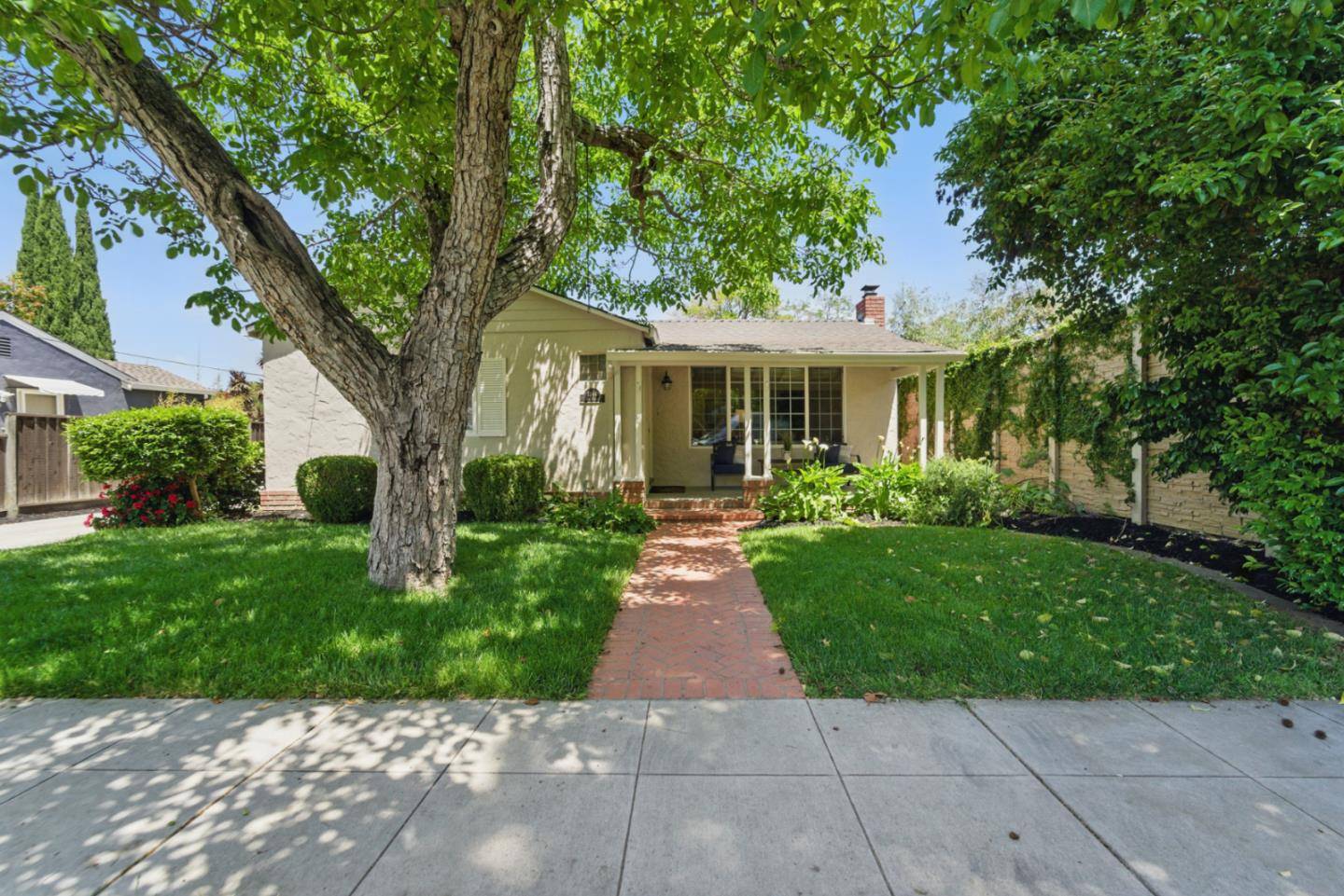 San Jose, CA 95125,1344 Iris CT