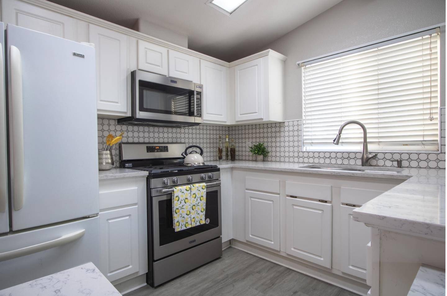 Salinas, CA 93906,255 E Bolivar ST 66