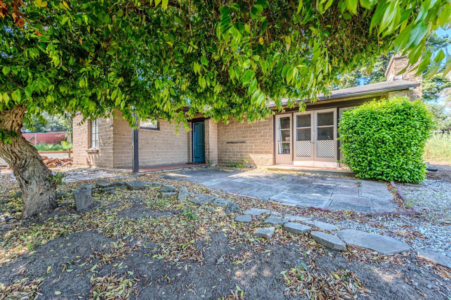 Hayward, CA 94542,25561 University CT