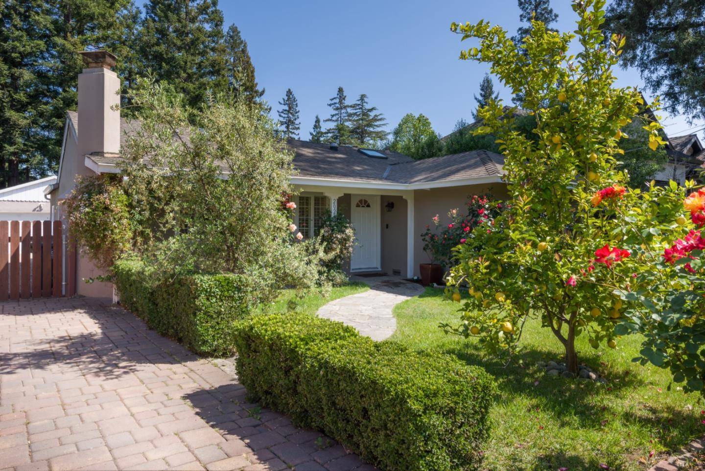 Menlo Park, CA 94025,2023 Valparaiso AVE
