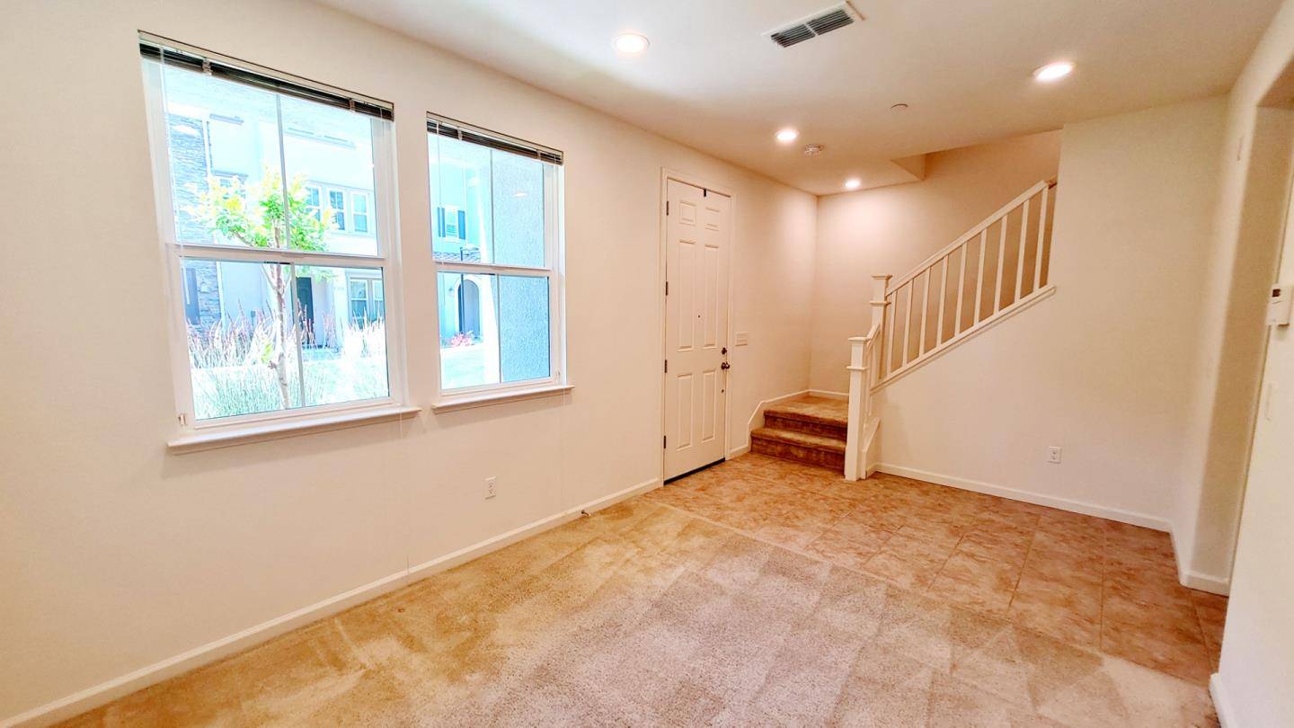 Morgan Hill, CA 95037,17989 Cantabria LN