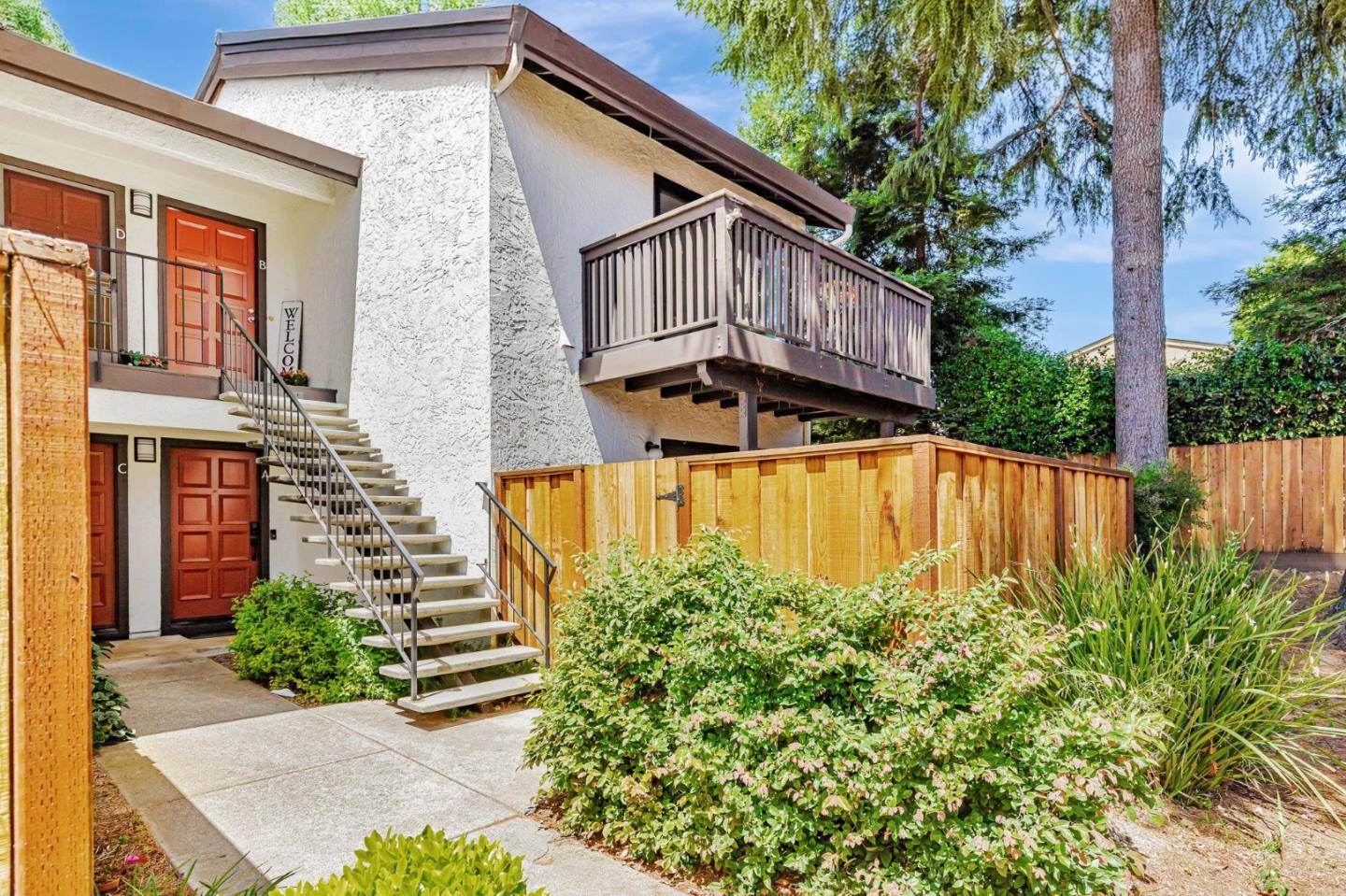 Gilroy, CA 95020,775 Williamsburg Way Apt B