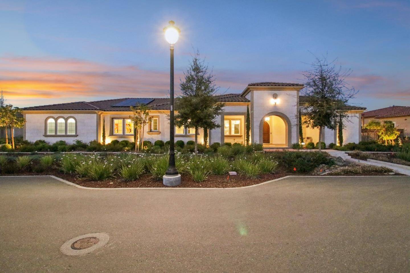 Morgan Hill, CA 95037,2170 Via Orista