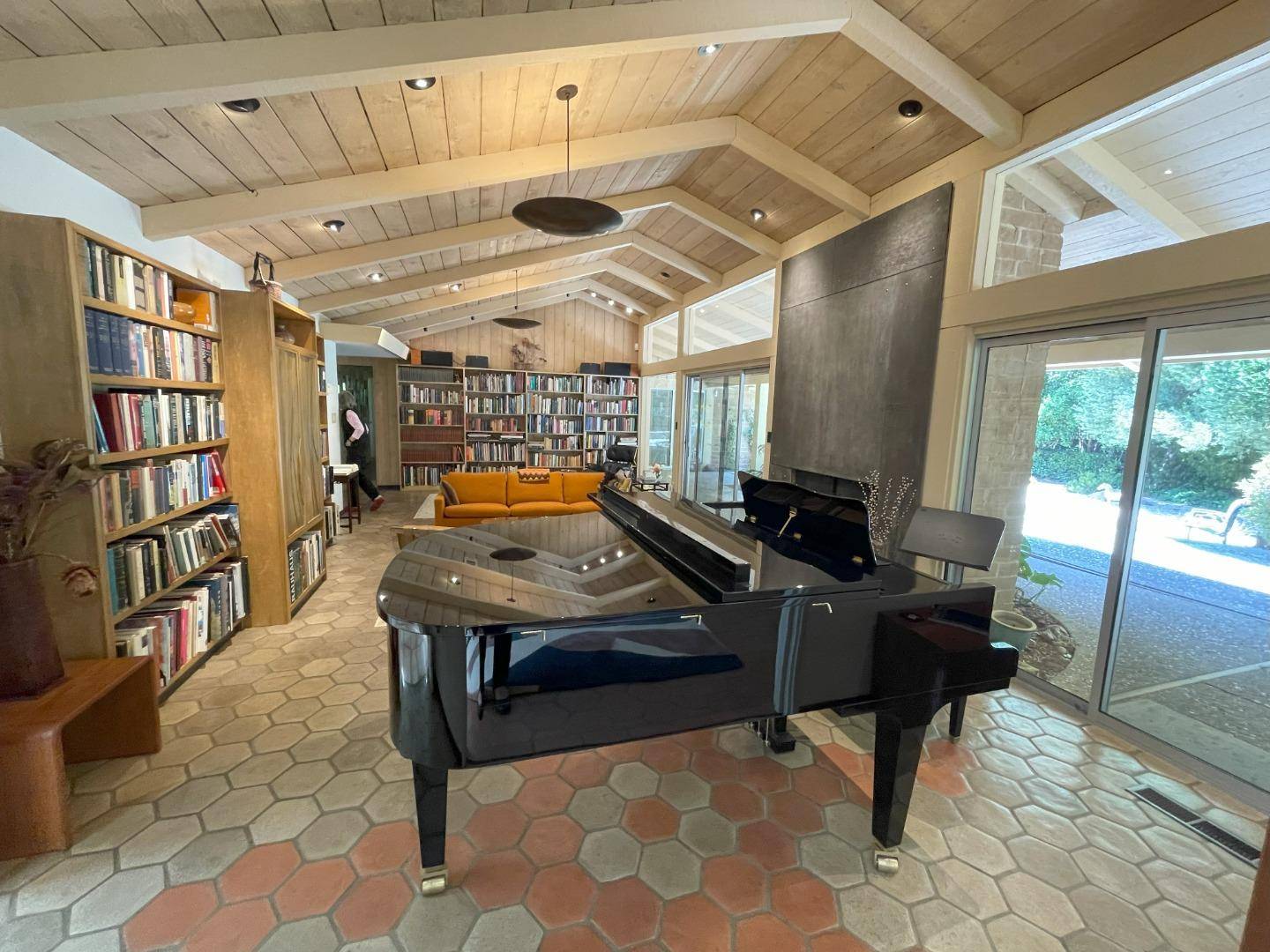 Stanford, CA 94305,843 Sonoma Terrace