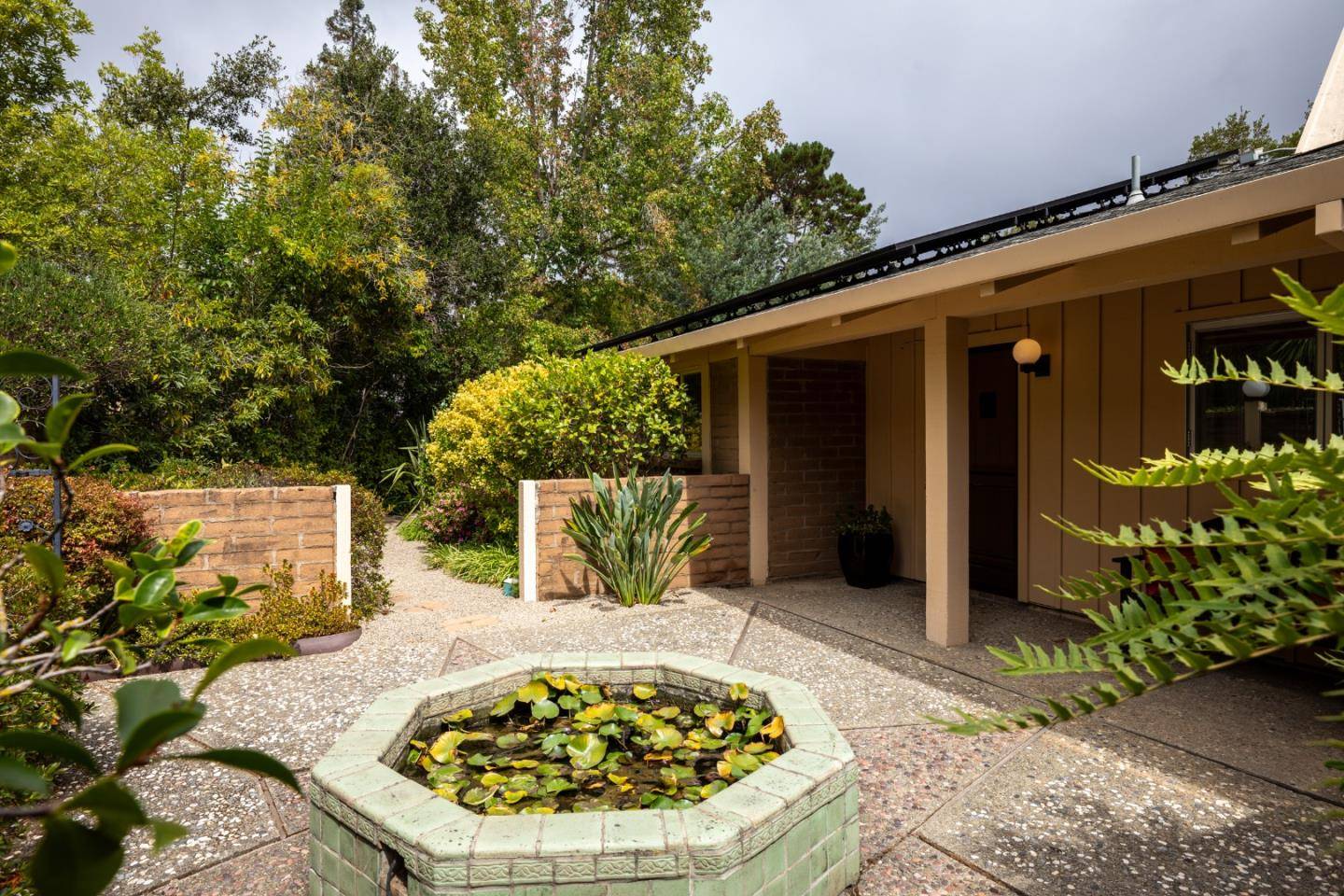 Stanford, CA 94305,843 Sonoma Terrace