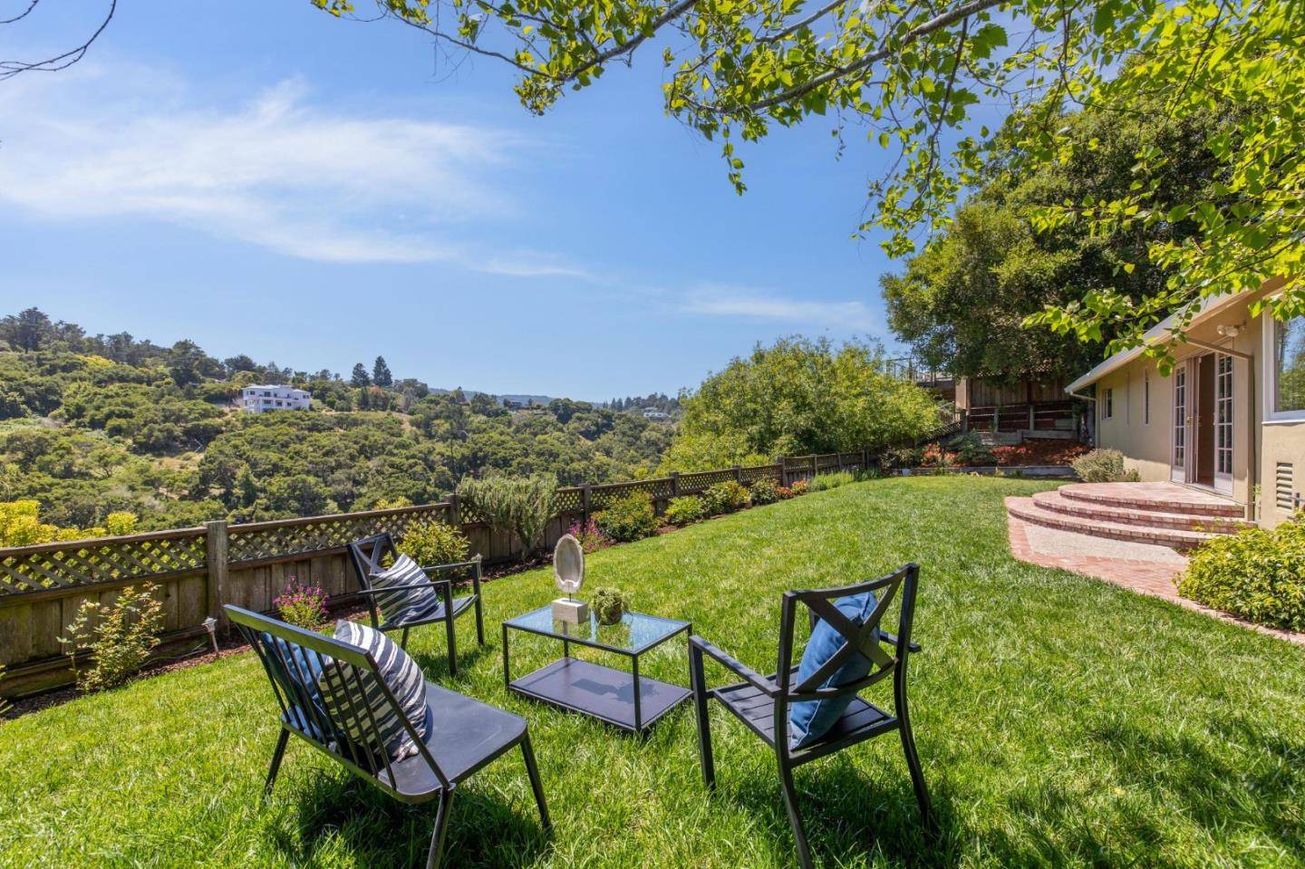 San Mateo, CA 94402,1412 Rainbow DR