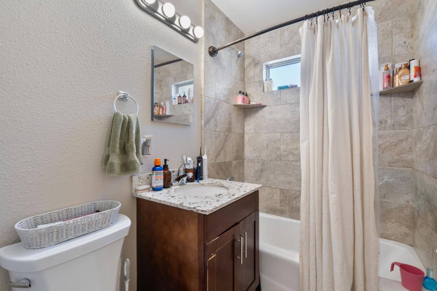 Redwood City, CA 94061,70-72 Central AVE