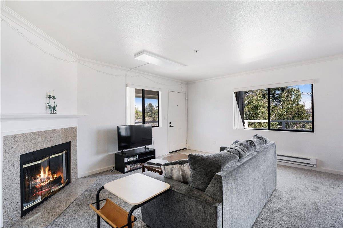 Santa Cruz, CA 95060,41 Grandview ST 1604