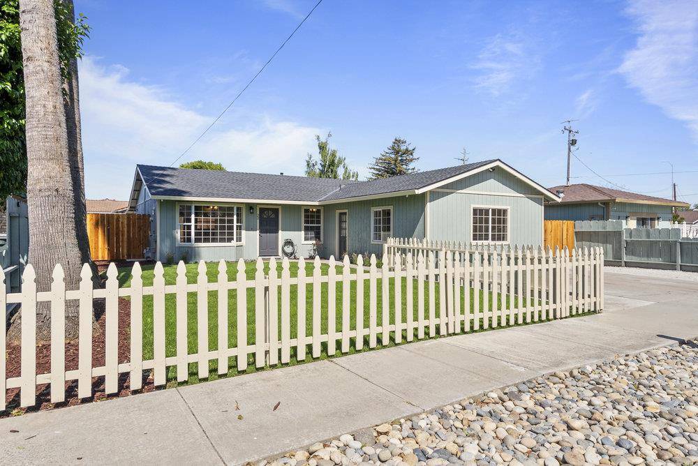 Hollister, CA 95023,22 Line ST