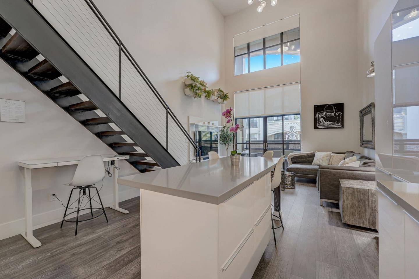 San Jose, CA 95128,334 Santana ROW 329